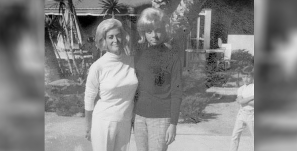 Judy Jaffe Gelfand (R), and her mother, Gertrude Jaffe (L)