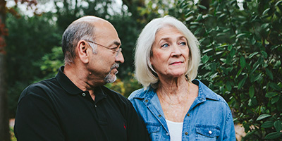 Durante la primera etapa, la persona que vive con el Alzheimer necesita alguna asistencia.