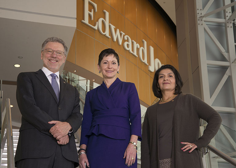 Edward Jones Managing Partner Penny Pennington (center) with Alzheimer's Association CEO Harry Johns and Chief Science Officer Maria Carrillo, Ph.D.